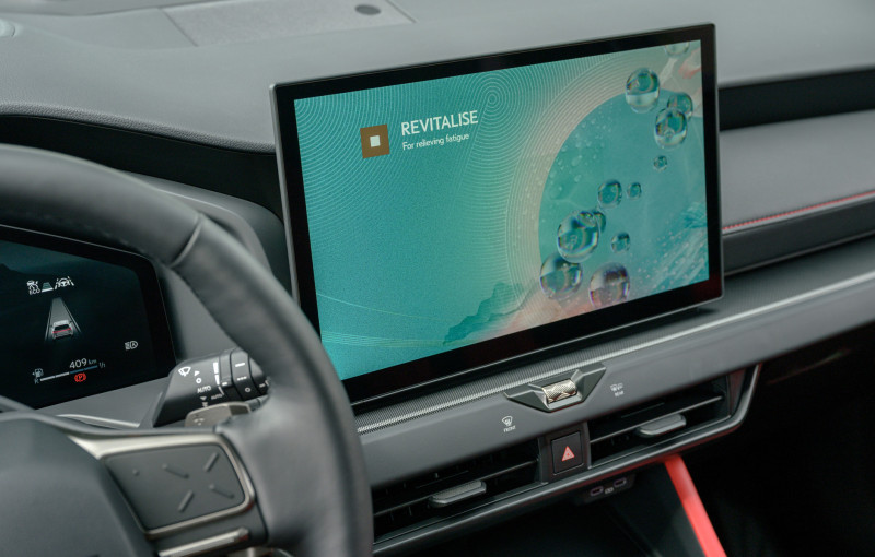 800_nx450h_fsport_interior_007